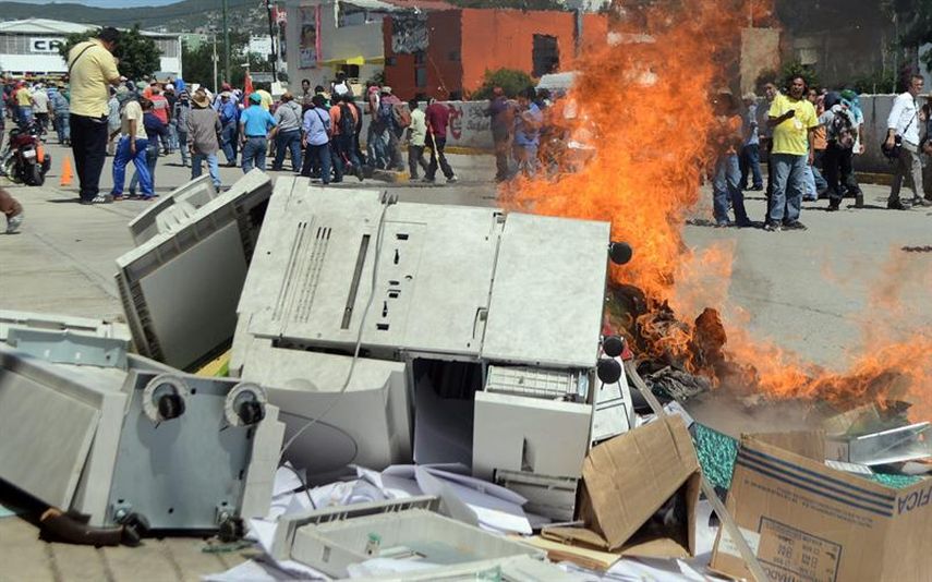 Familiares no tolerarán que se trate como delincuentes a los estudiantes desaparecidos