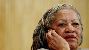 La escritora Toni Morrison en una conferencia sobre Julio Cort&aacute;zar en la Universidad de Guadalajara, en M&eacute;xico.