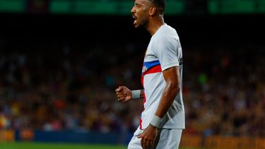 En foto del miércoles 24 de agosto del 2022, Pierre-Emerick Aubameyang del Barcelona celebra el primer gol en un encuentro amistoso ante el Manchester City.