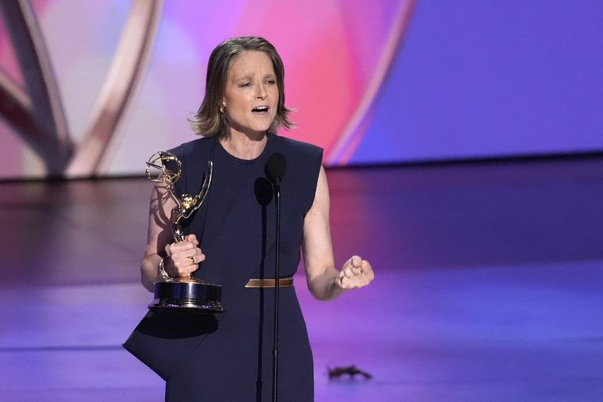Jodie Foster recibe el premio a la Mejor actriz de una serie limitada, antología o película para televisión por True Detective: Night Country durante la 76 edición de los premios Emmy el domingo 15 de septiembre de 2024 en el Teatro Peacock de Los Ángeles.