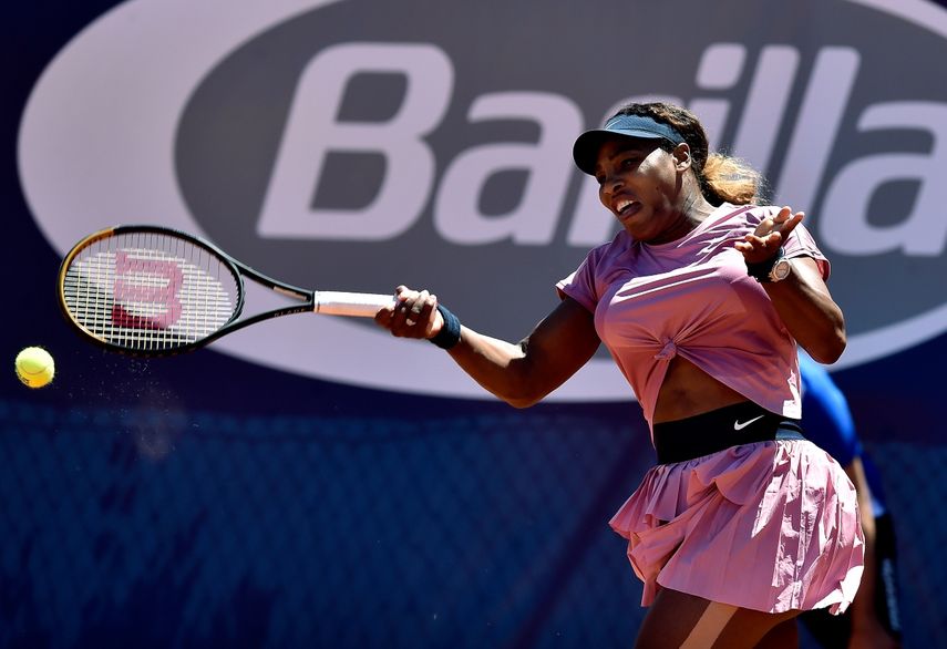 Serena Williams durante el partido contra Lisa Pigato por la primera ronda del Abierto de Emilia Romagna, el lunes 17 de mayo de 2021, en Parma, Italia