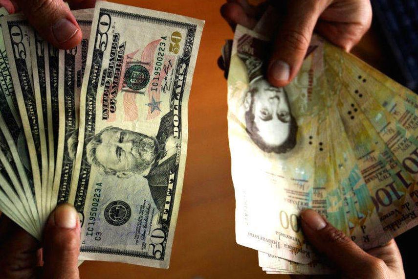 Los venezolanos, y sobre todo los más pobres, deben esperar una profunda y prolongada crisis económica. (Archivo)