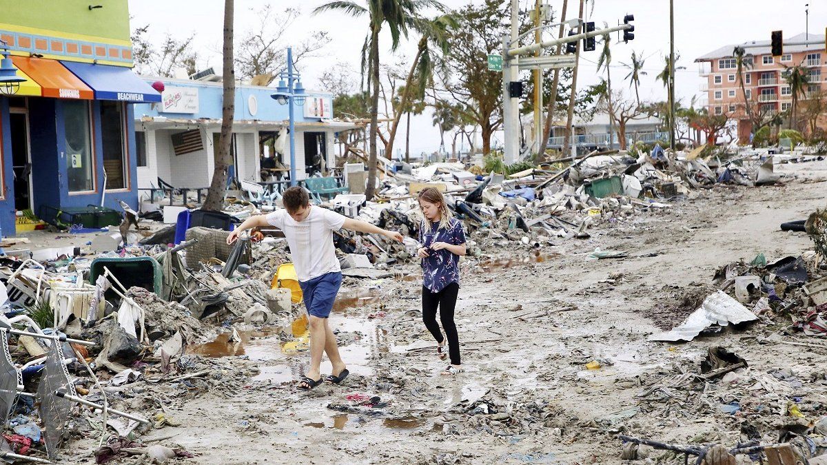 Ley y orden en Fort Myers para evitar saqu