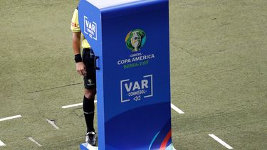 De las 17 revisiones,&nbsp;7 fueron por dudas sobre penaltis, 7 por dudas sobre validez de un gol y 3 por tarjetas rojas.