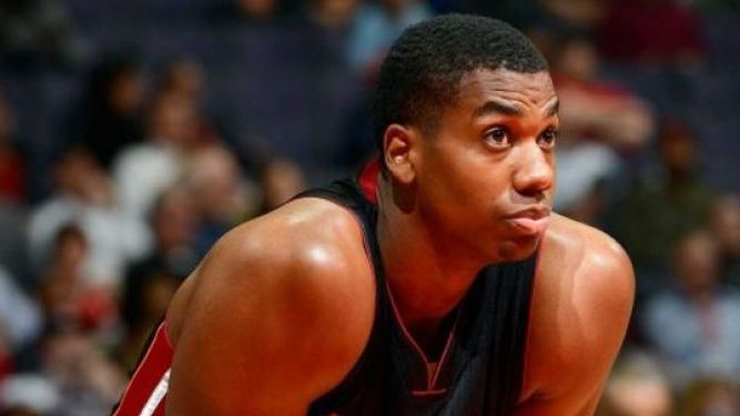 Whiteside es el líder en tapas de la NBA. (ARCHIVO)