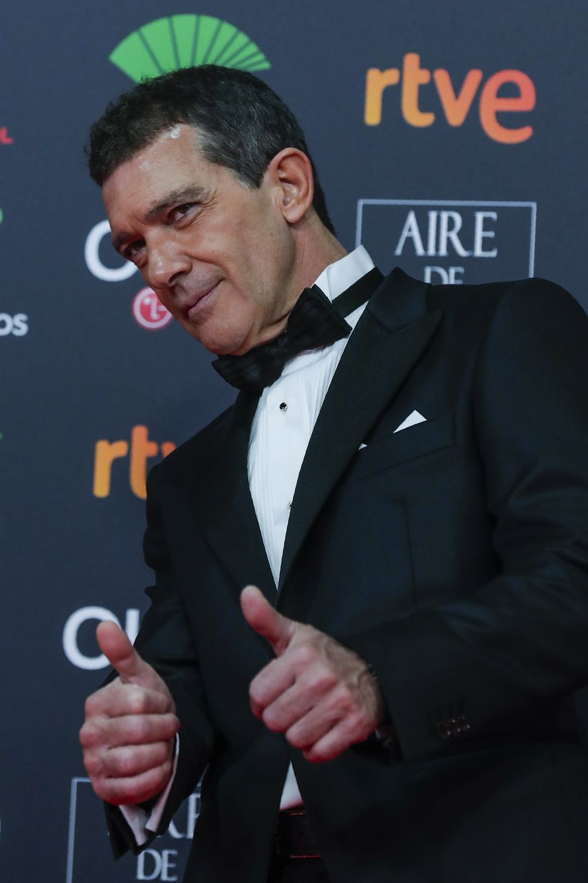 Antonio Banderas en la alfombra roja de la pasada edici&oacute;n de los premios Goya. El actor espa&ntilde;ol ha dado positivo al COVID-19.