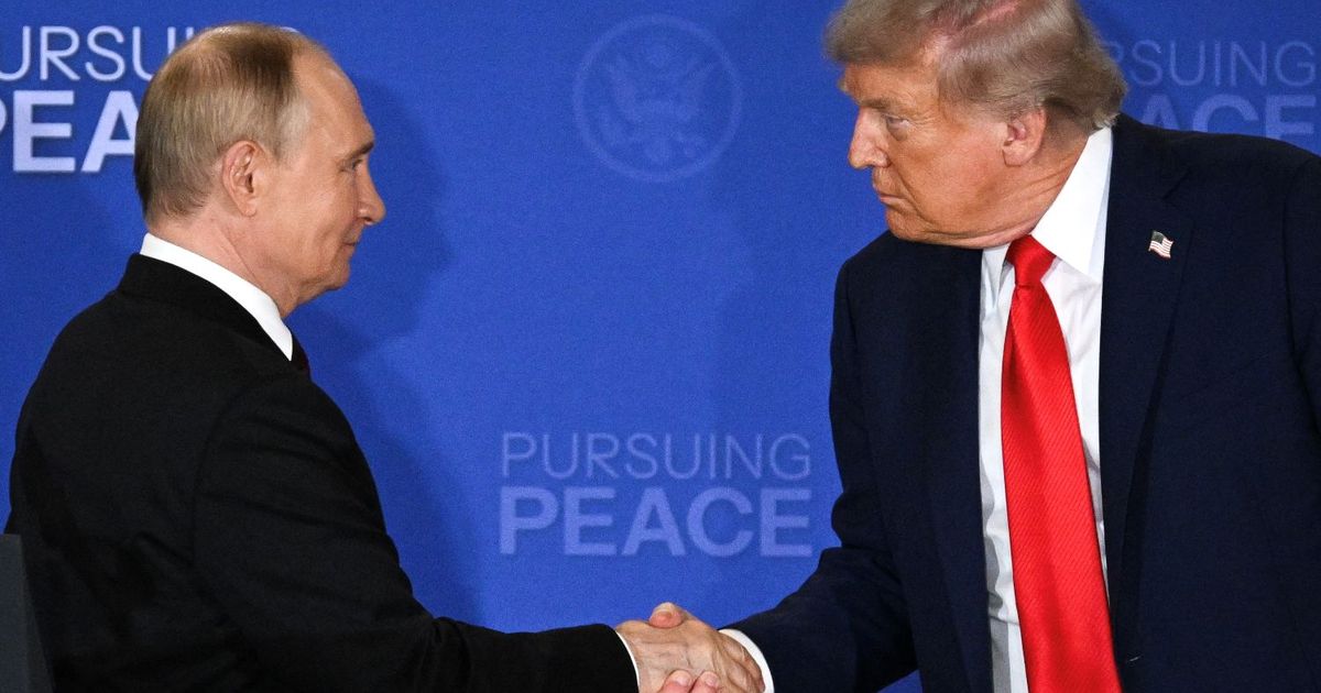 Trump acuerda reunirse con Putin en Budapest y Zelenski llega a Washington