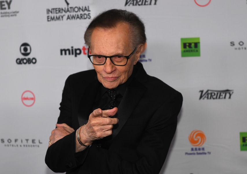 En esta foto de archivo tomada el 20 de noviembre de 2017, Larry King llega a la 45a gala de los premios Emmy internacionales en la ciudad de Nueva York.&nbsp; &nbsp;