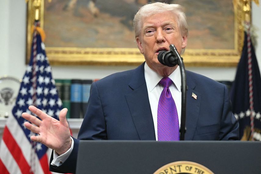 El presidente de Estados Unidos anuncia el fin de la legislación de cambio climático de Barack Obama, considerada la gran estafa verde y dañina para la industria estadounidense.