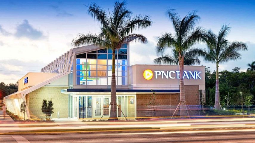 El incidente comenzó con un robo en el banco &nbsp;PNC en 1301 SE 17th Street.&nbsp;