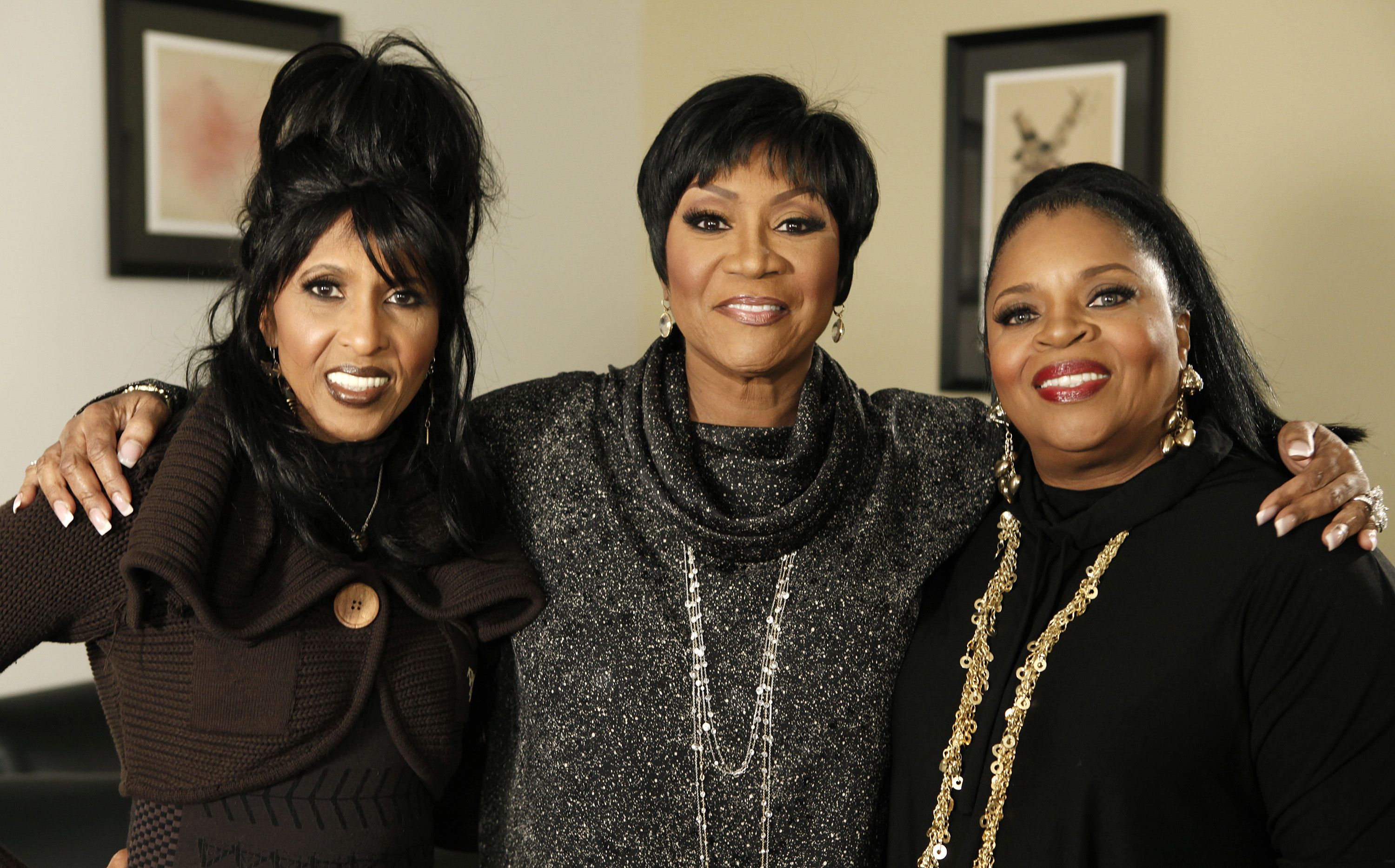 De izquierda a derecha Nona Hendryx, Patti LaBelle y Sarah Dash, del grupo LaBelle, posan el 29 de enero de 2009 en Los Angeles. Dash, cofundadora del trío más conocido por el estridente éxito de 1974 “Lady Marmalade”, falleció. De izquierda a derecha Nona Hendryx, Patti LaBelle y Sarah Dash, del grupo LaBelle, posan el 29 de enero de 2009 en Los Angeles. Dash, cofundadora del trío más conocido por el estridente éxito de 1974 “Lady Marmalade”, falleció.