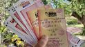 Mega Millions fue creado en 2002 y combina la red de loterías en 44 estados, incluyendo la Florida, además de Washington DC y las Islas Vírgenes. Mega Millions fue creado en 2002 y combina la red de loterías en 44 estados, incluyendo la Florida, además de Washington DC y las Islas Vírgenes.