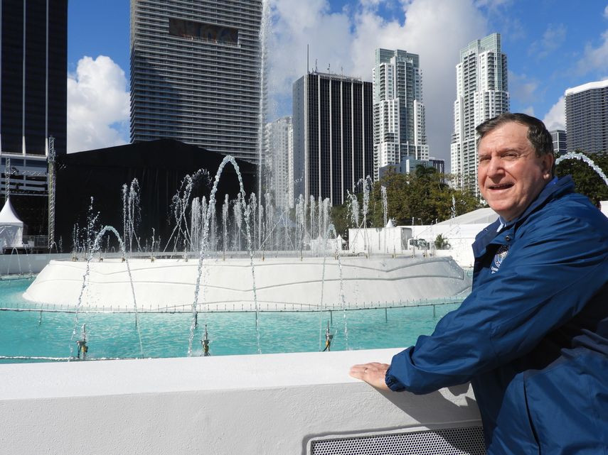 Joe Carollo, comisionado de Miami