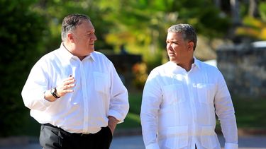 El secretario de Estado de EEUU, Mike Pompeo, conversa con el presidente de Colombia, Iván Duque, en Cartagena de Indias, el 2 de enero de 2019.