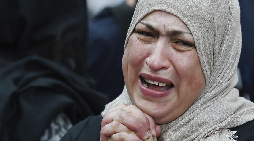 Una mujer llora tras quemarse su oficina en el incendio declarado en la Torre Grenfell en Lancaster West Estate en&nbsp;Londres.&nbsp;