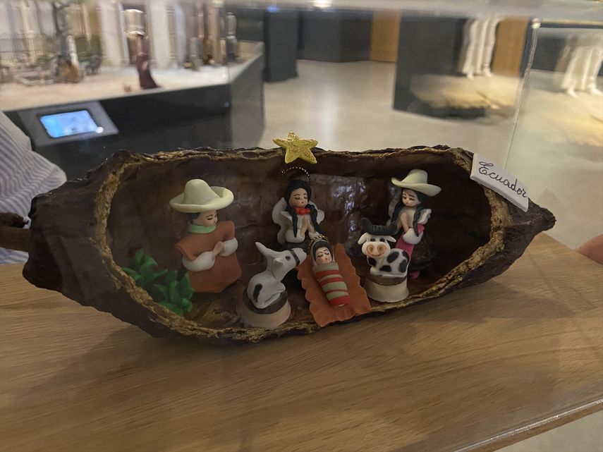 Vista del belén elaborado por una artesana de 77 años de la parroquia de Calderón, en el Distrito Metropolitano de Quito, y que pasa a formar parte del Museo Internacional de Arte Belenista de Mollina (Málaga).