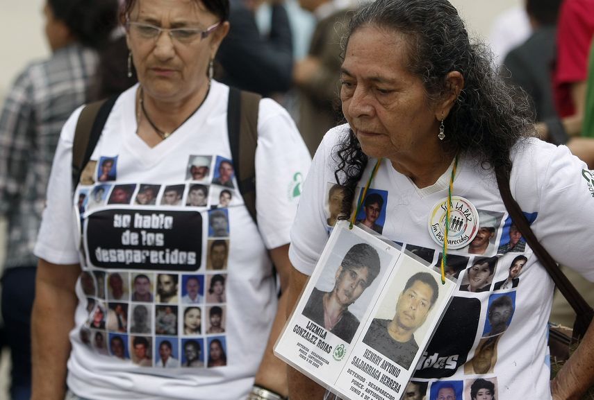 Vista de mujeres que participan en la conmemoración del Día Internacional de las Víctimas de las Desapariciones Forzadas