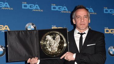 En esta foto de archivo tomada el 3 de febrero de 2018, el director Jean-Marc Vallée, ganador del premio al Mejor logro director en películas para televisión y miniserie por Big Little Lies, posa en la sala de prensa de los Premios DGA 2018 en el Beverly Hilton en Beverly Hills, California.
