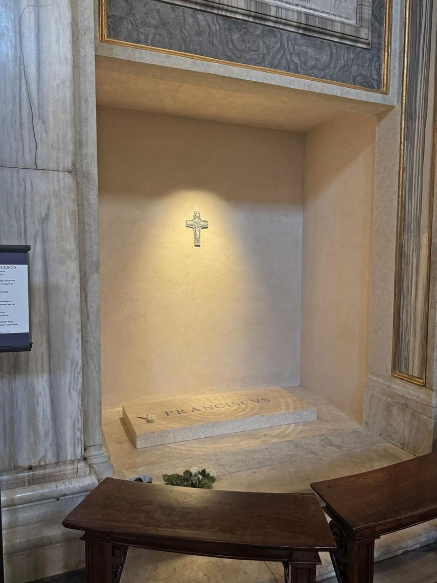 Los restos del papa Francisco reposan en la basílica Santa María la Mayor en Roma (Dianelle Rente)