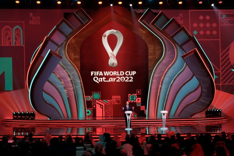 El presidente de la FIFA Gianni Infantino durante el sorteo de la Copa Mundial 2022 en Doha, Qatar, el viernes 1 de abril de 2022. 