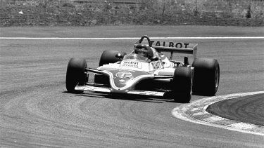 El piloto francés Jacques Laffite en su monoplaza Talbot-Ligier compite en el Gran Premio de España en el circuito de Jarama, al norte de Madrid, el domingo 21 de junio de 1981.