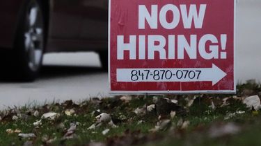 Letrero que busca a emplelados.