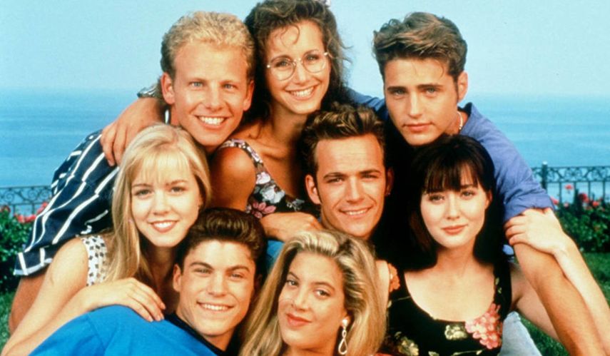 Según Deadline, los actores Jennie Garth, Tori Spelling, Jason Priestley, Ian Ziering, Brian Austin Green y Gabrielle Carteris estarán en esta nueva versión.&nbsp;