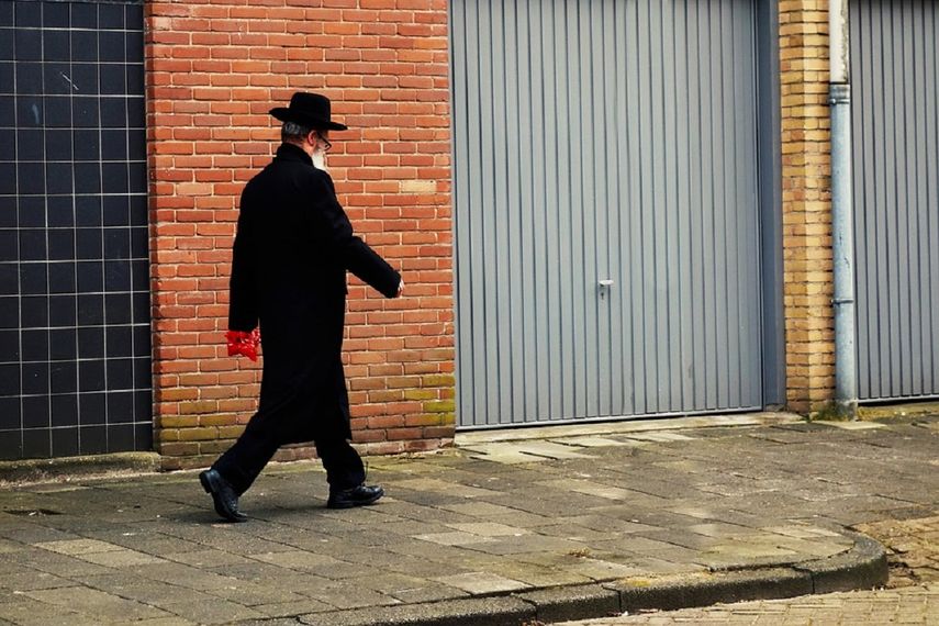 Los&nbsp;líderes de la comunidad judía&nbsp;de la zona afirman que la medida pone en riesgo las relaciones entre la comunidad judía y el resto de la población, que aseguran ya eran tensas antes de la crisis del sarampión.
