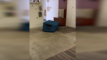 Un video de FOX 35 Orlando muestra la maleta donde falleció Jorge Torres.&nbsp;