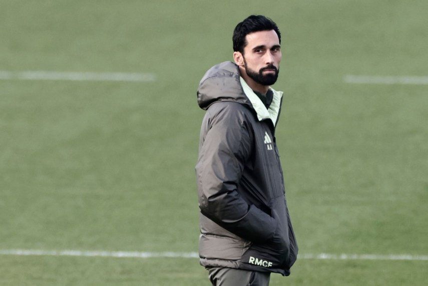 El nuevo entrenador del Real Madrid, Álvaro Arbeloa, durante una sesión de práctica del equipo blanco, el 13 de enero de 2026.