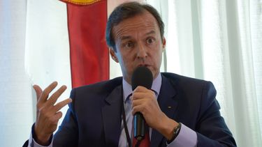 Quiroga, es un crítico del Gobierno boliviano por su apoyo al fallecido presidente venezolano Hugo Chávez y a su sucesor, Nicolás Maduro.
