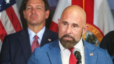 El vicegobernador de Florida, Jay Collins, anuncia su candidatura.&nbsp;