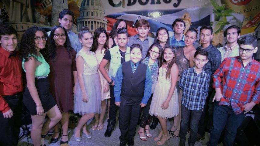 Los niños que participaron en una edición anterior de Cantando por la vida. 