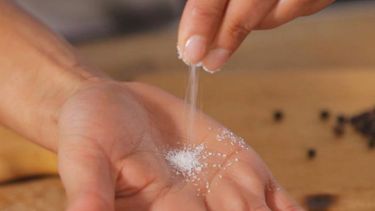 El sodio es un mineral necesario en el organismo en pequeñas porciones.&nbsp;