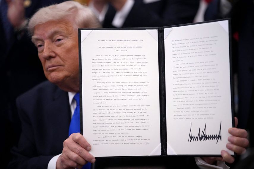 El presidente Donald Trump firmó una orden ejecutiva para ampliar el acceso a cuentas de jubilación para los trabajadores.