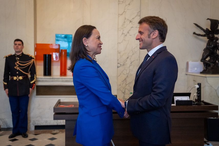 María Corina Machado y Macron hablaron sobre la necesidad de que en Venezuela se produzca una transición democrática (Cortesía)