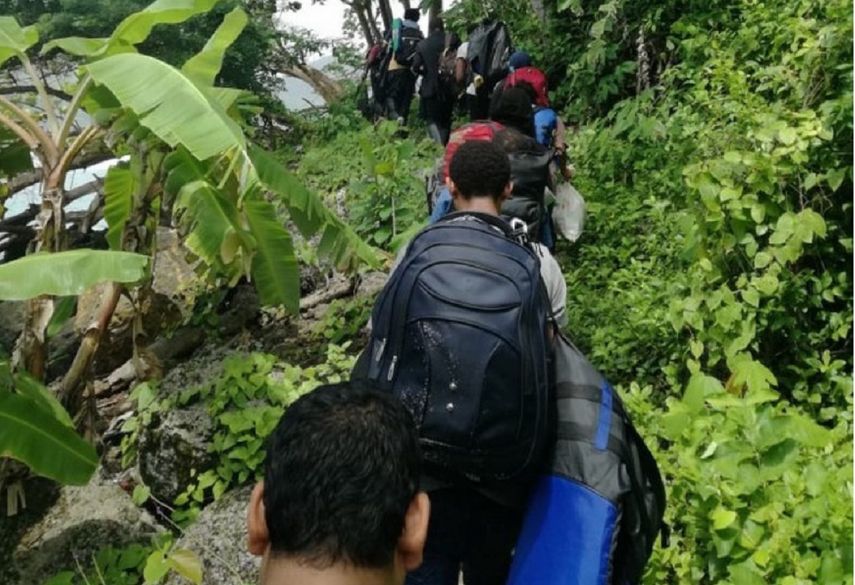 Entre los emigrantes hay&nbsp;cuatro menores de edad&nbsp;y una&nbsp;mujer embarazada.