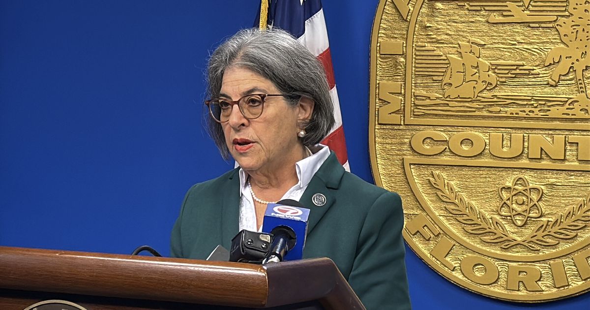 Daniella Levine Cava halla $66 millones para el presupuesto tras críticas por recortes en cultura y servicios comunitarios