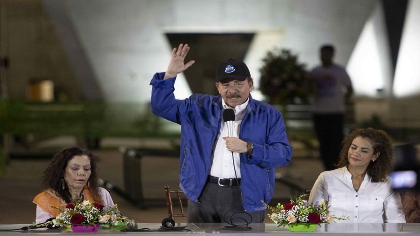 Daniel Ortega y su esposa, Rosario Murillo, durante un acto en Managua.