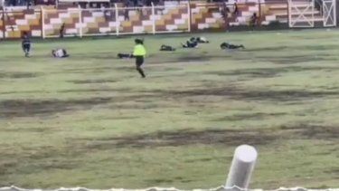 No es la primera vez que un rayo impacta en un jugador en un campo de Perú. En la misma región Junín un rayo impactó en 2014 sobre Joao Contreras, jugador de Sport Águila