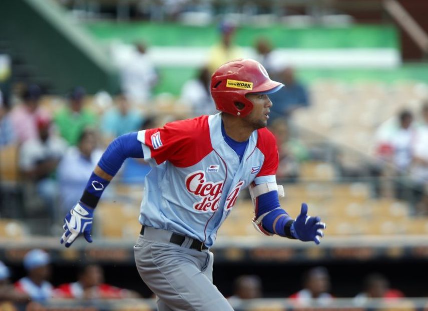 Lourdes, junto con su hermano Yulieski, desertó de Cuba cuando representaban a la isla en la pasada Serie del Caribe en República Dominicana