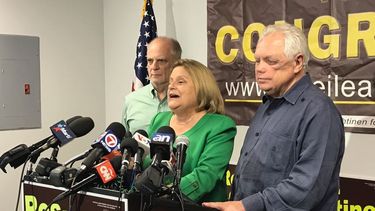 Henry Ros, la congresista Ileana Ros Lehtinen y Dexter Lehtinen.