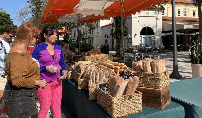 Un suculento mercadillo oferta un sinfín de productos locales en CityCenter, West Palm Beach.