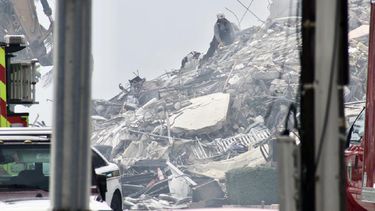 crece el numero de victimas fatales tras desplome de edificio al norte de miami beach