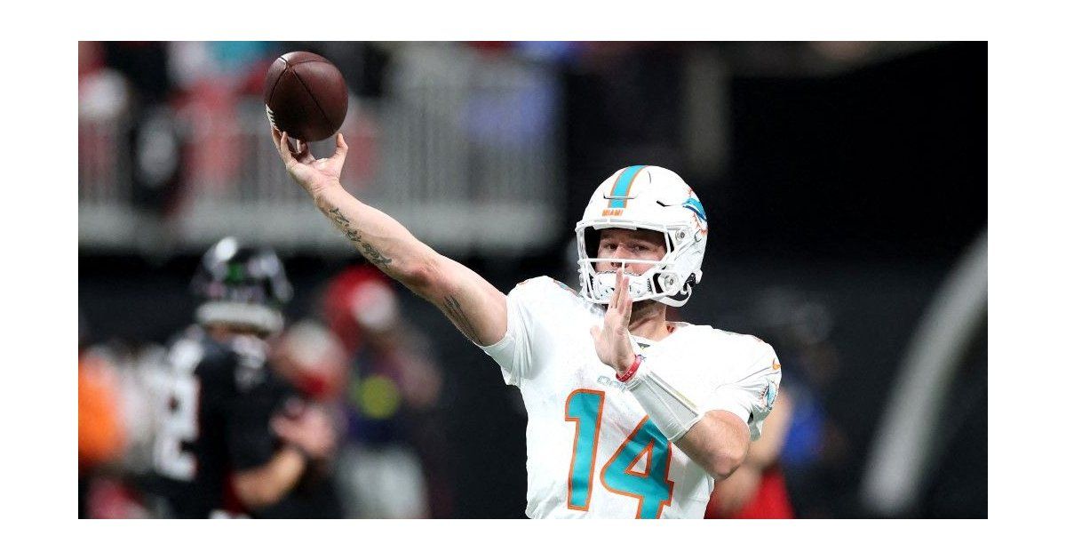 Miami Dolphins traspasan a Jaelan Phillips a los Eagles a cambio de una selección del Draft 2026