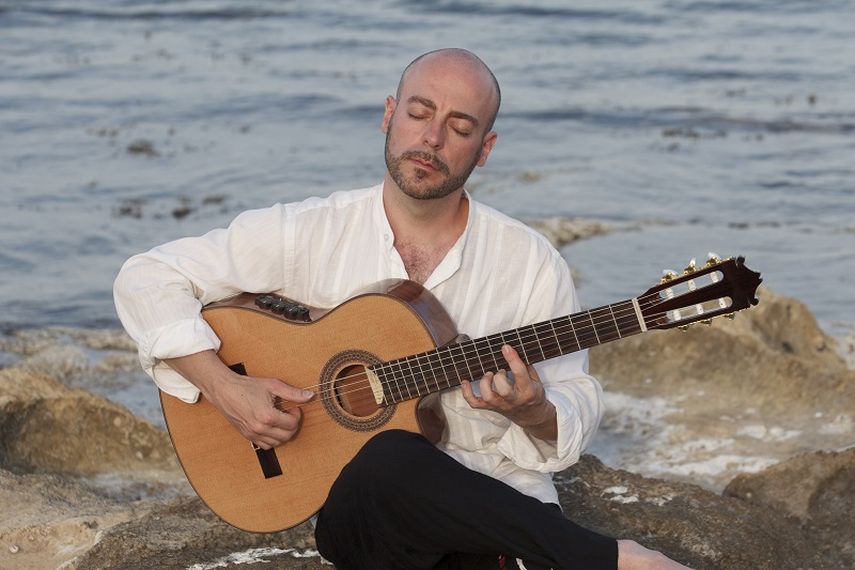 El guitarrista y compositor madrileño Chema Vílchez será el encargado de amenizar la noche. (CORTESÍA)