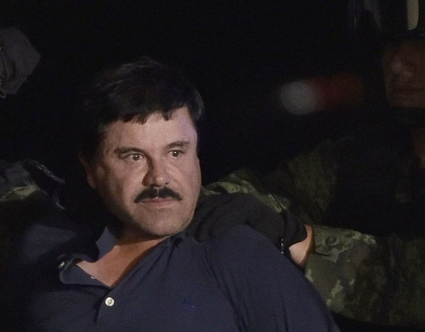 Captura de video de El Chapo Guzmán cuando era conducido a la cárcel del Altiplano, en el estado de México