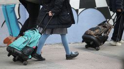 Alumnos de la Comunidad de Madrid acuden al colegio un d&iacute;a antes del&nbsp;cierre temporal de guarder&iacute;as, colegios y universidades en toda la regi&oacute;n para evitar la propagaci&oacute;n del coronavirus, en Madrid (Espa&ntilde;a), a 10 de marzo de 2020.