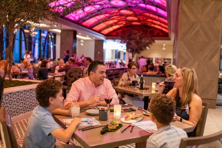Tanto con alta cocina y como con gastronomía casual se celebran los sabores latinos en Walt Disney World Resort.