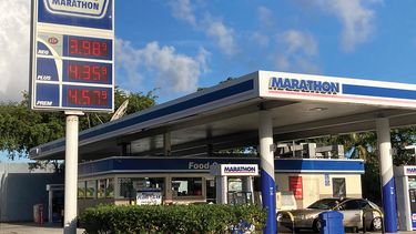 El precio de la gasolina en Florida fluctúa acorde al valor de la demanda y la oferta, entre otras cuestiones.